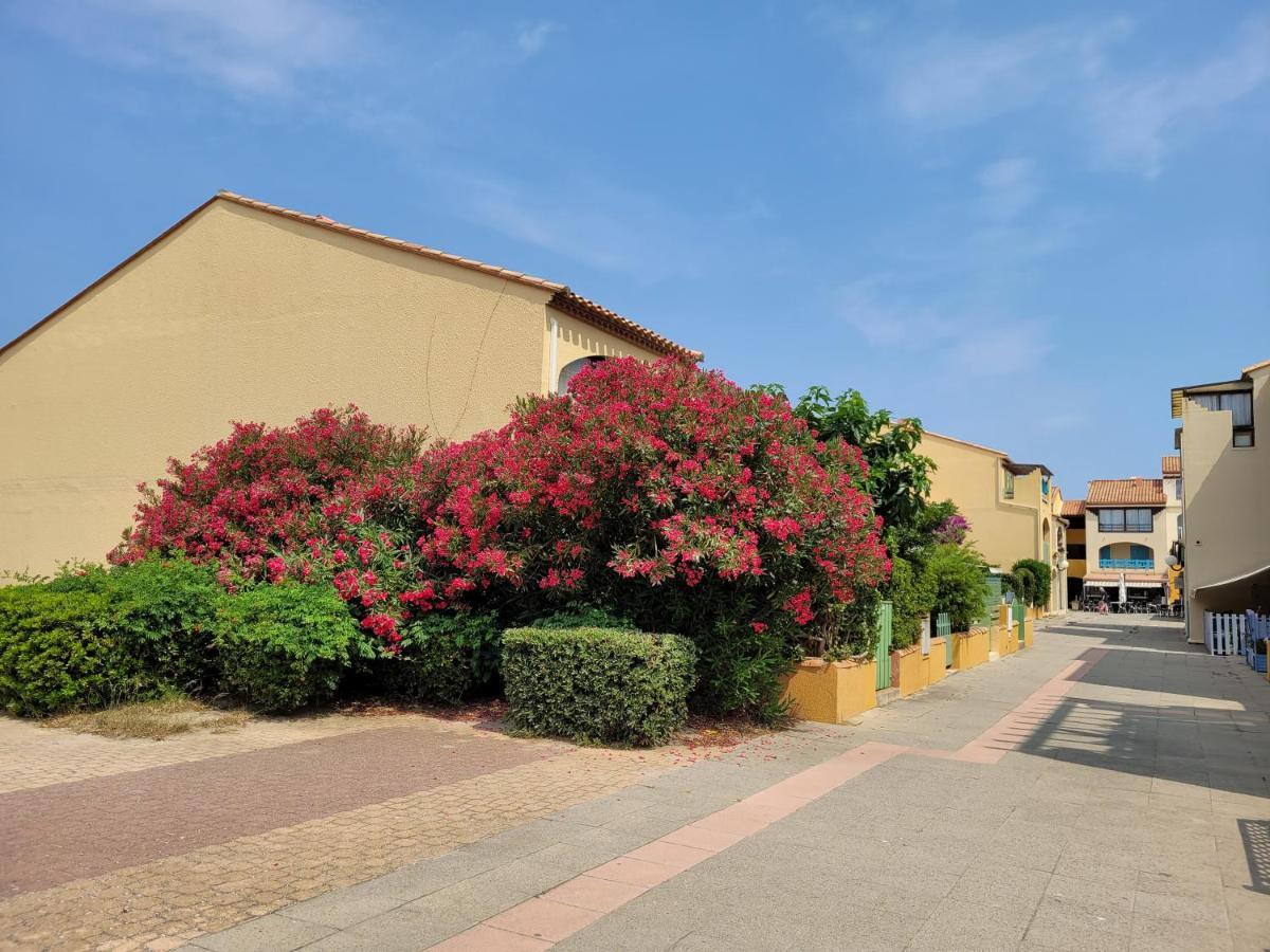 superbe T2 cabine parking gratuit Le Barcares Bagian luar foto